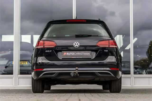 Volkswagen Golf (2017) thumbnail 5