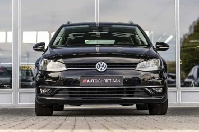 Volkswagen Golf (2019) thumbnail 4