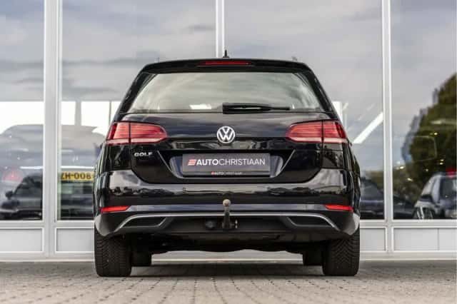 Volkswagen Golf (2019) thumbnail 5