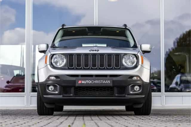 Jeep Renegade (2016) thumbnail 4