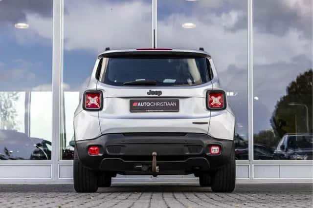 Jeep Renegade (2016) thumbnail 5