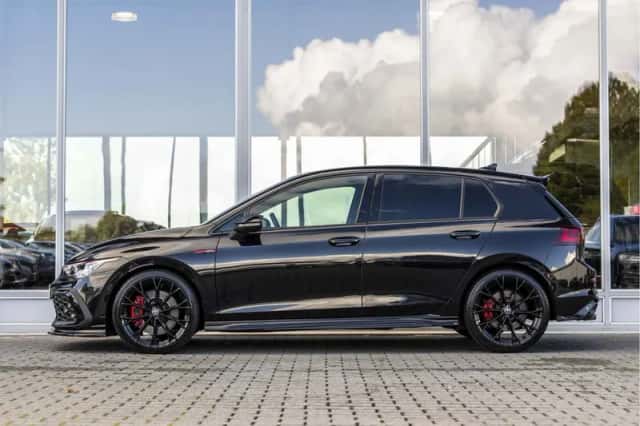 Volkswagen Golf (2021) thumbnail 4