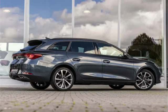 SEAT Leon Sportstourer (2021) thumbnail 3