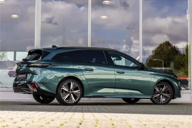 Peugeot 308 (2022) thumbnail 3