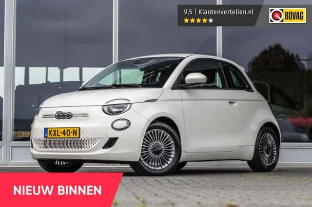 Fiat 500 (2023) thumbnail 2