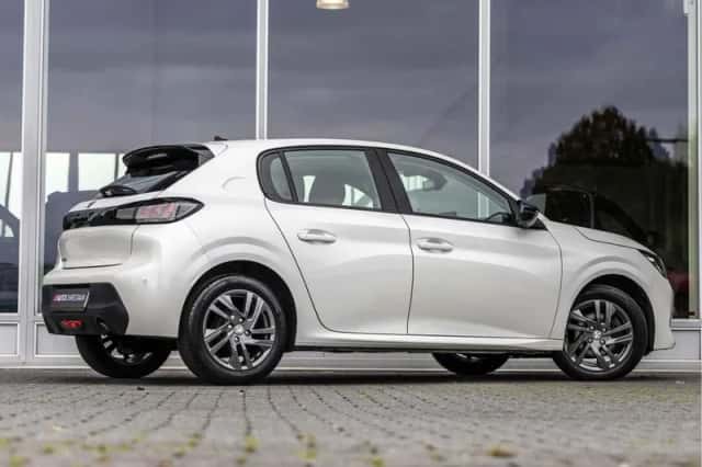 Peugeot 208 (2022) thumbnail 3