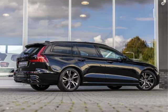 Volvo V60 (2021) thumbnail 3