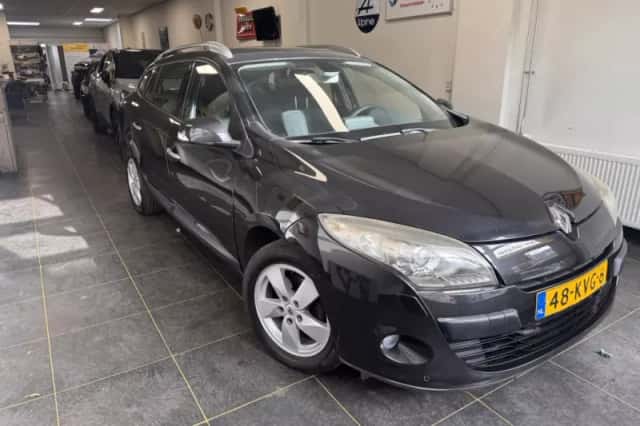 Renault Mégane (2010) thumbnail 1