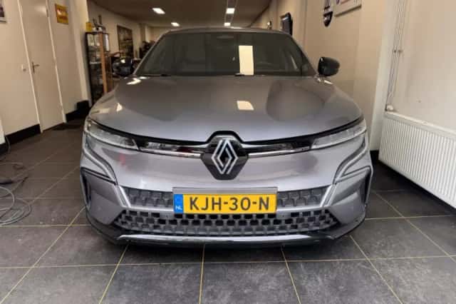 Renault Mégane E-Tech (2023) thumbnail 5