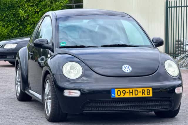 Volkswagen New Beetle (2001) thumbnail 5
