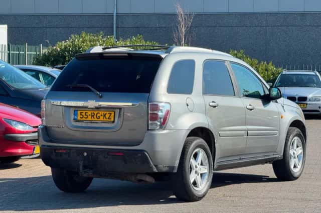 Chevrolet Equinox (2005) thumbnail 2