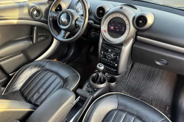 MINI Countryman (2011) thumbnail 3