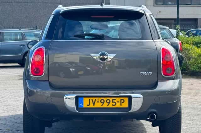 MINI Countryman (2011) thumbnail 6