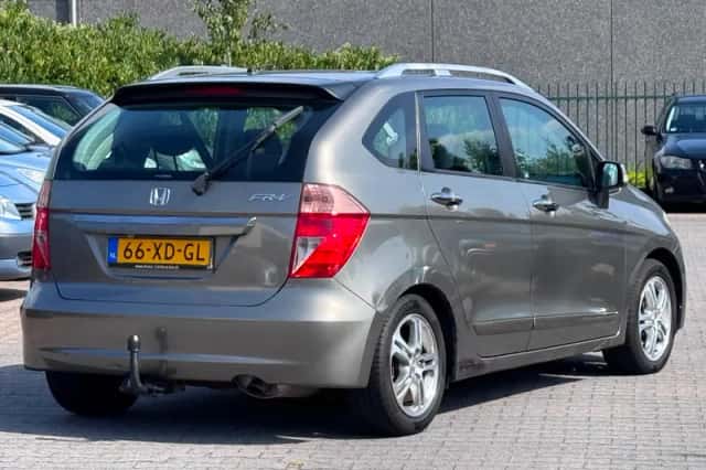 Honda FR-V (2007) thumbnail 2