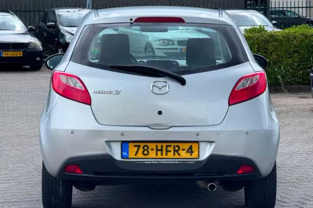 Mazda 2 (2008) thumbnail 3