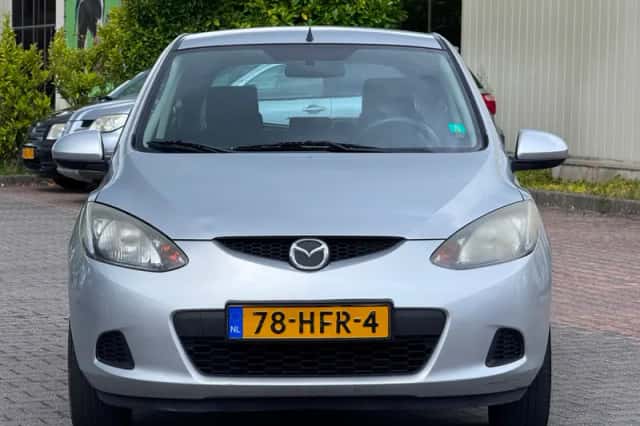 Mazda 2 (2008) thumbnail 4