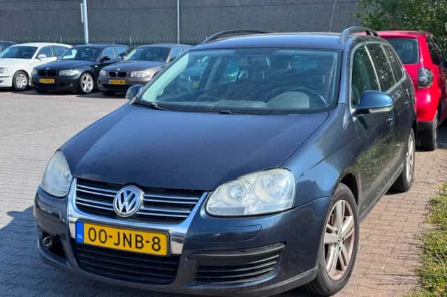 Volkswagen Golf (2009) thumbnail 1