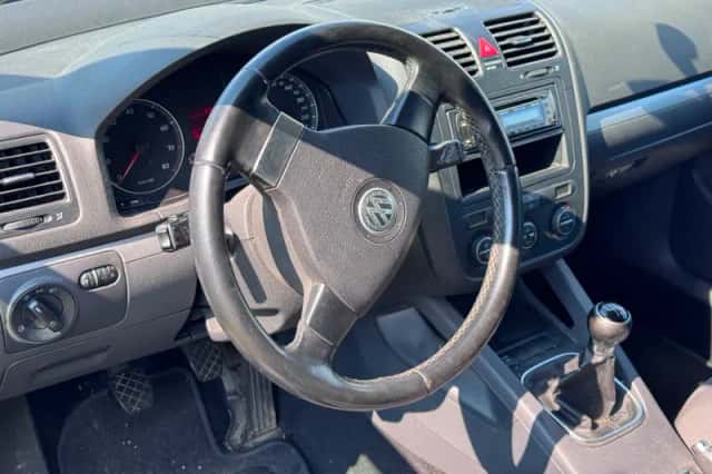 Volkswagen Golf (2009) thumbnail 6