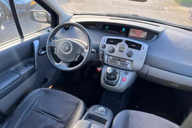 Renault Grand Scénic (2008) thumbnail 3