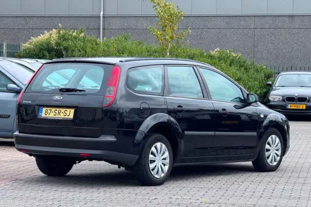 Ford Focus (2006) thumbnail 2