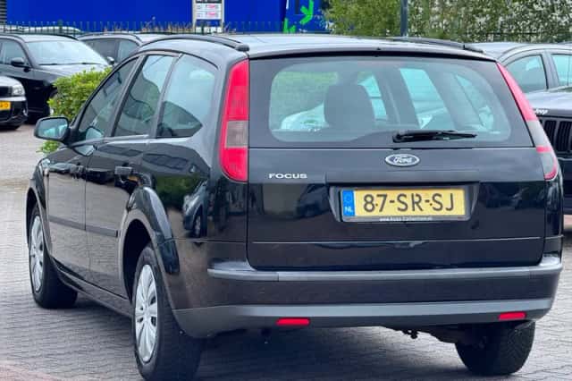 Ford Focus (2006) thumbnail 3