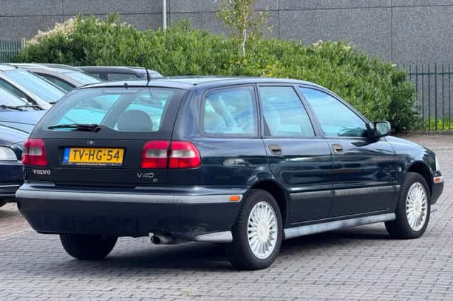 Volvo V40 (1998) thumbnail 3