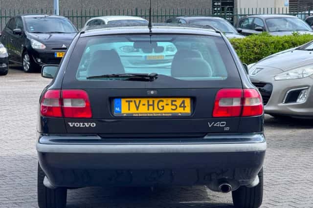 Volvo V40 (1998) thumbnail 4