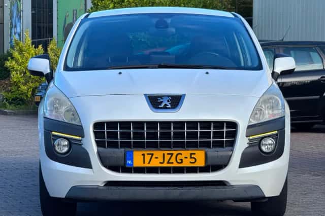 Peugeot 3008 (2009) thumbnail 4
