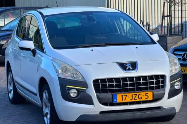 Peugeot 3008 (2009) thumbnail 5