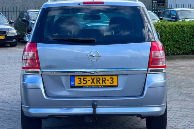 Opel Zafira (2011) thumbnail 5