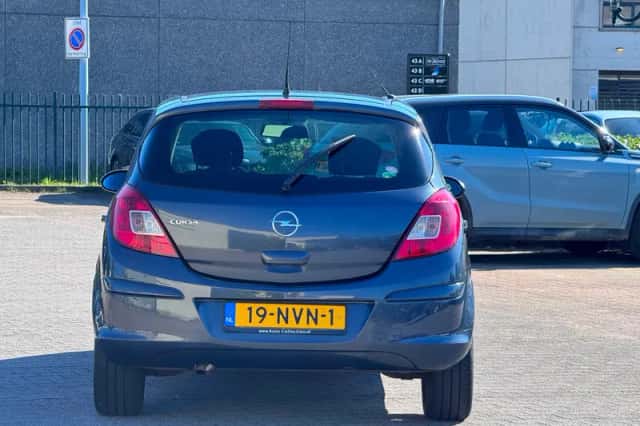 Opel Corsa (2010) thumbnail 5