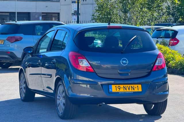 Opel Corsa (2010) thumbnail 6