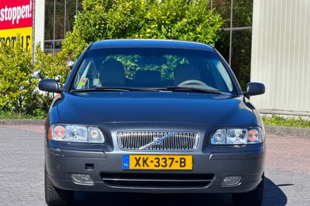 Volvo V70 (2006) thumbnail 3