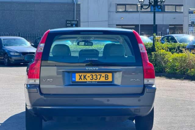 Volvo V70 (2006) thumbnail 5