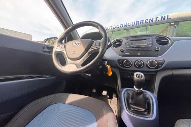 Hyundai i10 (2017) thumbnail 2