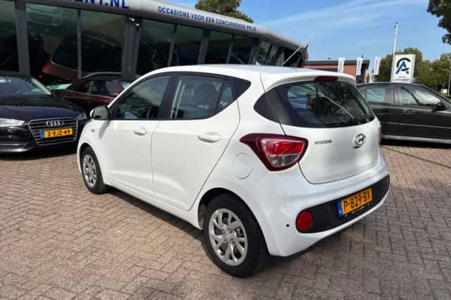 Hyundai i10 (2017) thumbnail 3