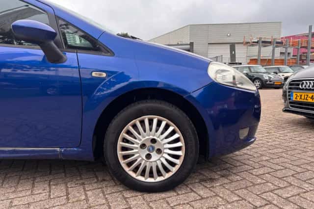 Fiat Grande Punto (2007) thumbnail 4