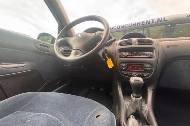 Peugeot 206 (2001) thumbnail 2