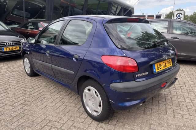 Peugeot 206 (2001) thumbnail 3