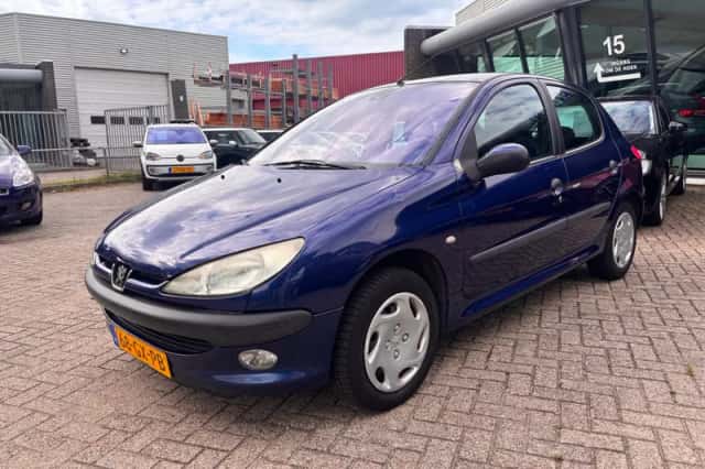 Peugeot 206 (2001) thumbnail 5