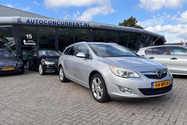 Opel Astra (2011) thumbnail 1