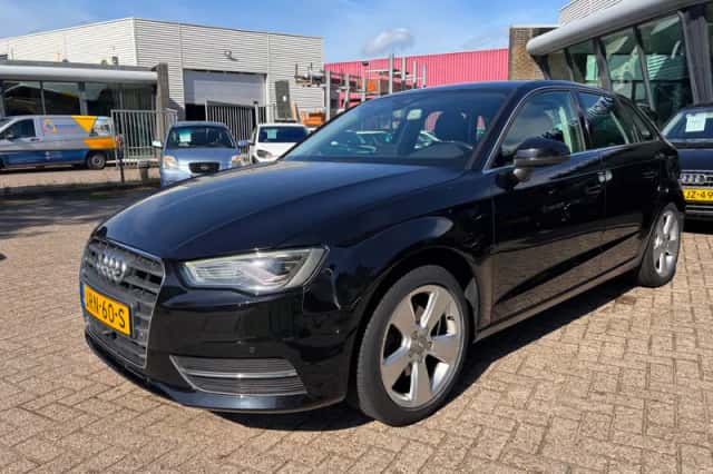 Audi A3 (2016) thumbnail 5