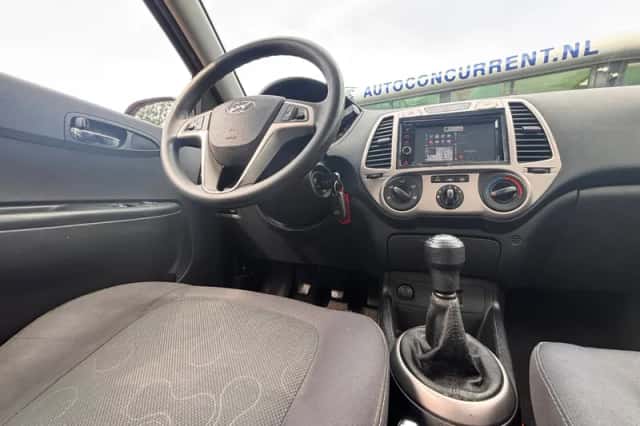 Hyundai i20 (2009) thumbnail 2