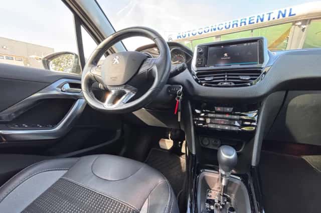 Peugeot 2008 (2019) thumbnail 2