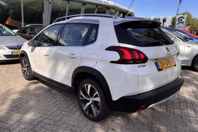 Peugeot 2008 (2019) thumbnail 3