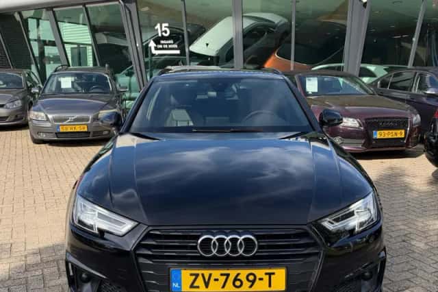 Audi A4 (2019) thumbnail 4