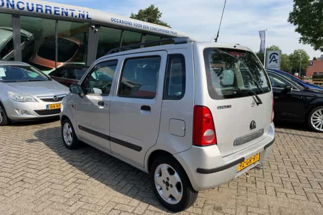 Suzuki Wagon R+ (2001) thumbnail 3