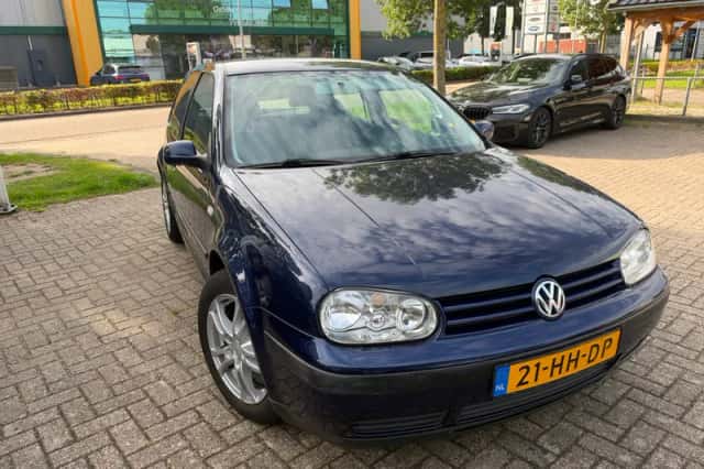 Volkswagen Golf (2001) thumbnail 1