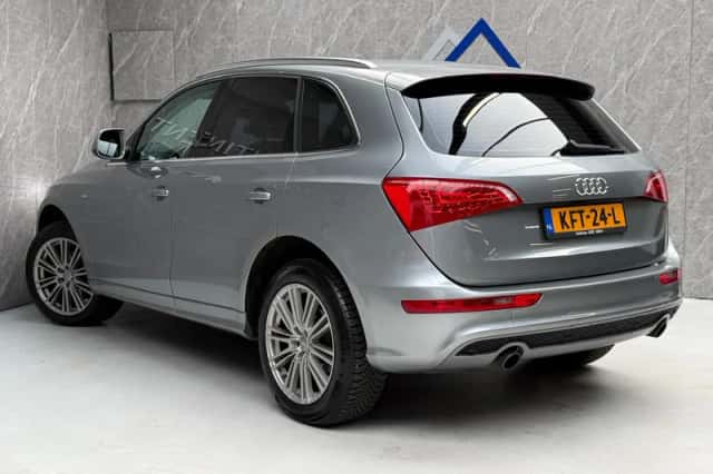 Audi Q5 (2010) thumbnail 2