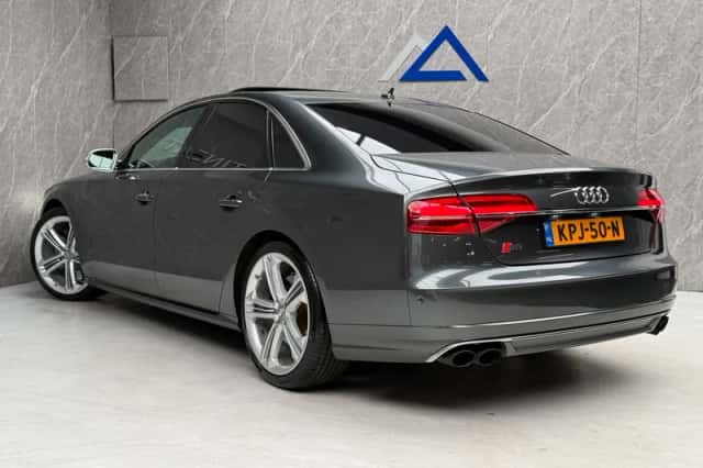 Audi S8 (2015) thumbnail 4